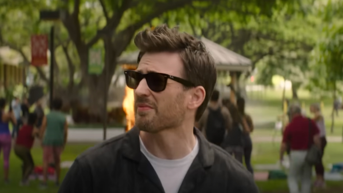 Chris Evans with sunglasses on in Red One trailer
